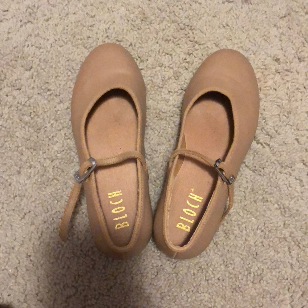 Beige/tan tap shoes (Bloch)